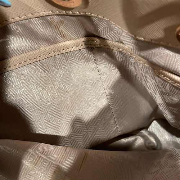 MK Cynthia satchel. Small. - Picture 5 of 11